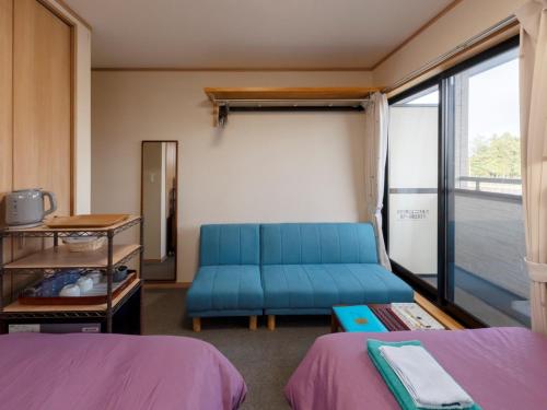 room detail thumbnail 2