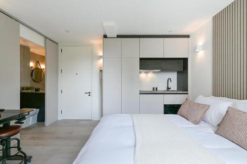 Queensway Charming Studio Flat with Terrace London 
