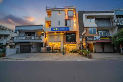 FabHotel Cressida
