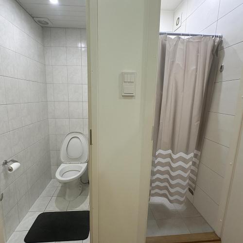 Peaceful Room in Shared Flat Close to Old Town, Tallinn (Foto 8)