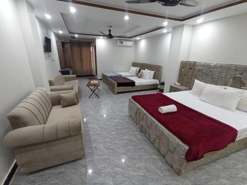 Royel IN Hotel in Dera Ghazi Khan