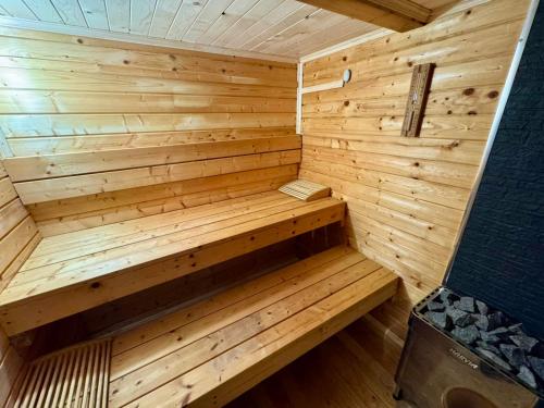 Семеен Хотел Ажур in Kotele