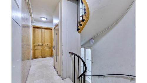 Magnificent apartment in the heart of Paris - image 11