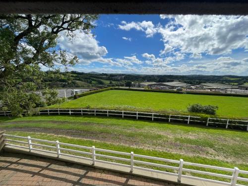 Cavan Equestrian Estate - An Independent On-Site Accommodation in Keadew