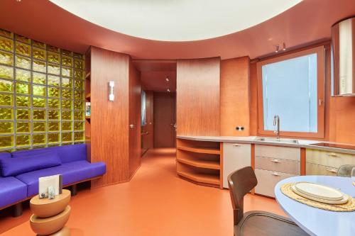 Magnificent apartment in the heart of Paris - image 8