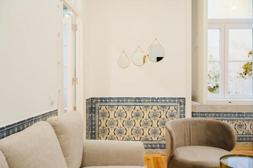 Heart of Lisbon Luxe Stay for 10 - image 10