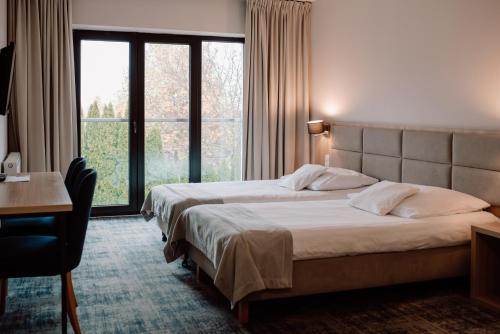 2 twin beds