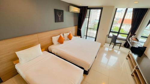 room detail thumbnail 1