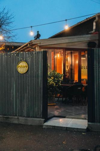 Robert Local Social Restaurant & Accomodation in Hârșova