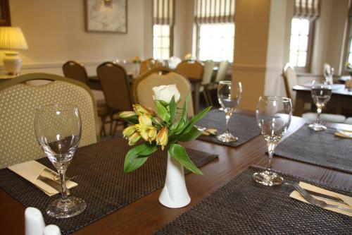 Gwesty Nanhoron Arms Hotel - image 2