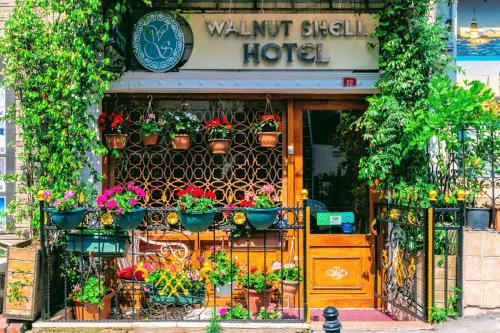 Walnut Shell Hotel - image 7