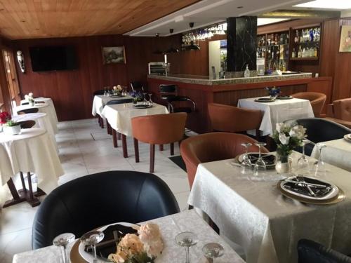 Restaurant, Residences hotelieres Micheline et Emile BASTOS in Yaounde