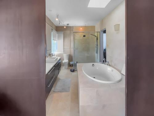 Villa Capitán Modern Stay Near Beach with pool - main image