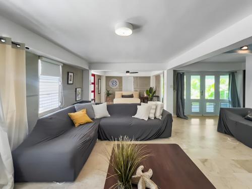 Villa Capitán Modern Stay Near Beach with pool (Villa Capitan Modern Stay Near Beach with pool) in Vega Alta