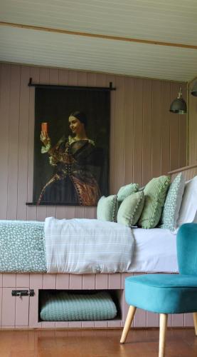 The Hideaway at Hidden Wood Glamping in Chapmanslade