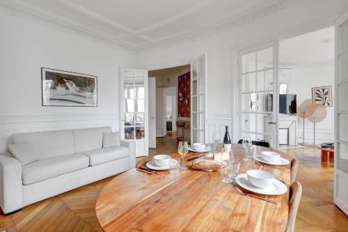 TBS 319 - Superb apartment with Eiffel Tower view, Paris