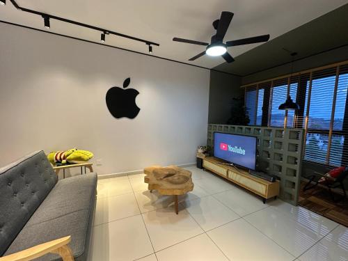 Chic Homestay with Mini Cafeteria at Gamuda Garden 