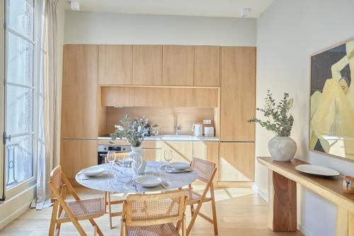 Apartment Le Marais by Studio prestige 3