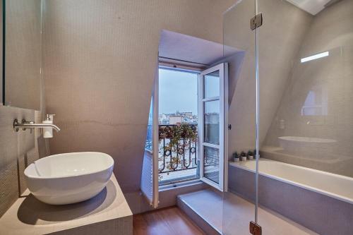 Sublime apartment Center of Paris le Marais - image 3
