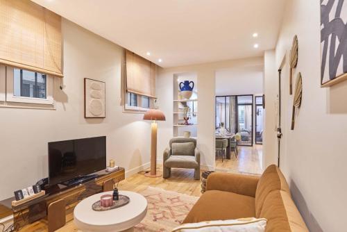 Guestroom, Charming flat in the heart of Paris in Paris