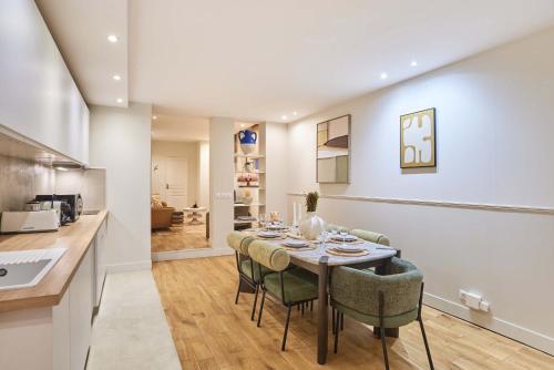 Kitchen, Charming flat in the heart of Paris in Paris