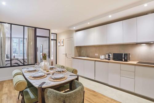 Kitchen, Charming flat in the heart of Paris in Paris