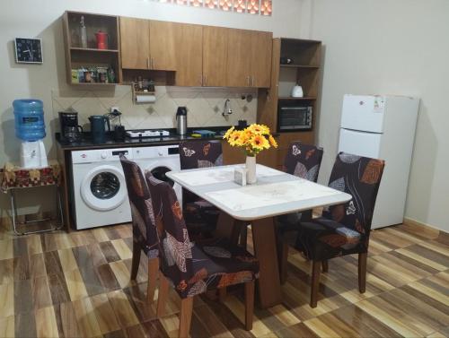 Kitchen, Ort des Entstehens in Aregua