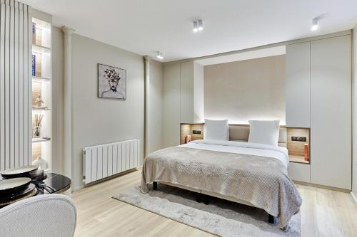 Studio Center of Paris by Studio prestige, Paryż