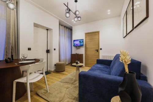 Superb duplex 1 bedroom Center of Paris - image 8