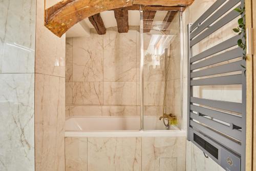 Amazing apartment in Center of Paris - image 11