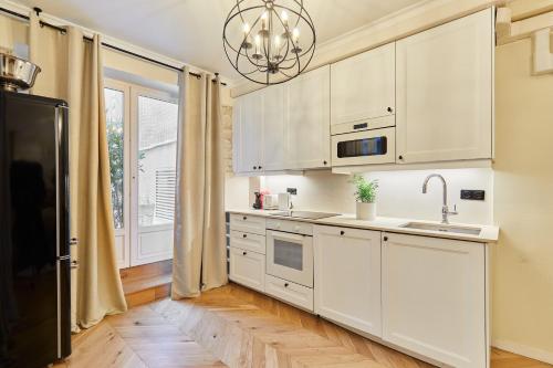 Cozy Apartment Center of Paris - image 5