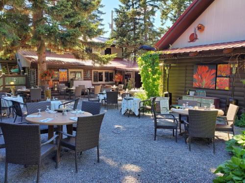 Laughing Horse Lodge - Montana