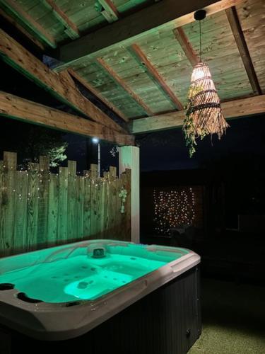 La Villa Claudia Jardin et Spa in Pennautier