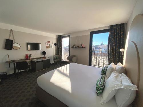 room detail thumbnail 1