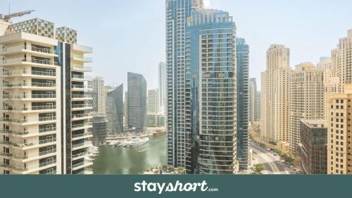 StayShort - JBR Apartment sleeps 11 with Amazing Water Views, Dubái