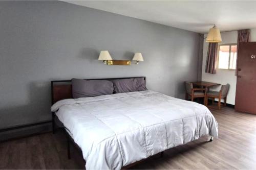 Swan Inn Motel - image 14