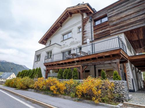 Two-Bedroom Apartment with Balcony (8 Adults)