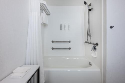 Hilton Garden Inn Denver Tech Center - image 4