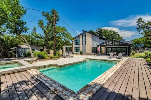 Hill Country Escape — Pool, Hot Tub & Lake Access – khách sạn tại Steiner Ranch