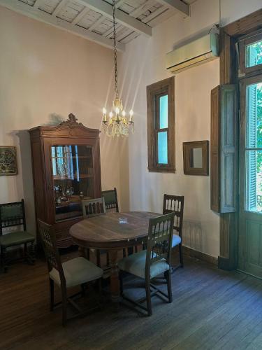 Antique,classy & quiet 3 bedroom and roof terrace apt in the heart of San Telmo, Buenos Aires (photo 5)