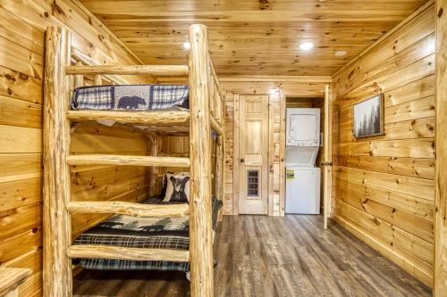 Hidden Haven Hot Tub FREE Attraction tickets for each paid day Hot Tub Game Room WIFI!!! - image 7