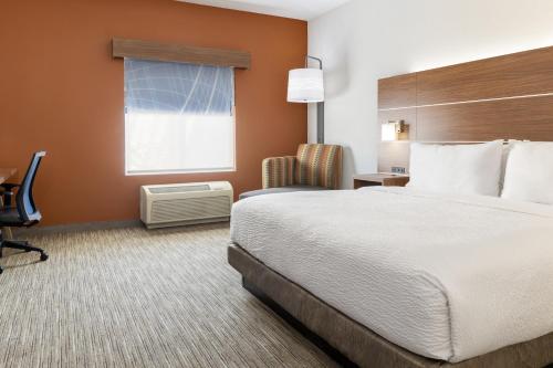Holiday Inn Express & Suites Las Vegas SW Springvalley by IHG, Las Vegas