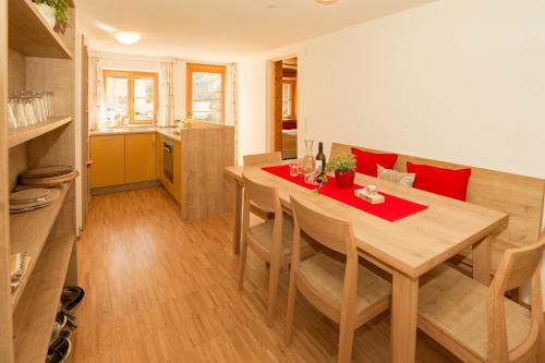 Kitchen, Apart Falkneralm in Burgstein
