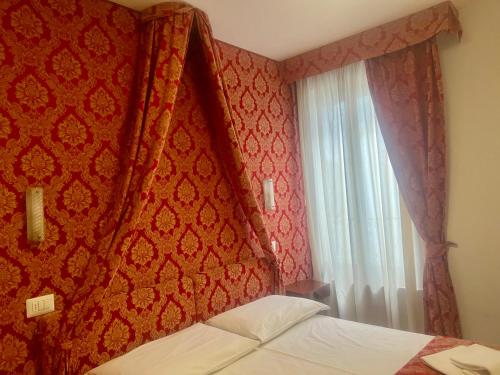 Hotel Canada – Venice, GA