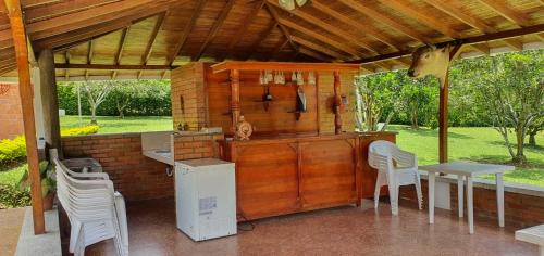Finca Piscina Playita Kiosco Bar Combia - Estación Pereira (Finca Piscina Playita Kiosco Bar Combia - Estacion Pereira) in 벨몬테 바호