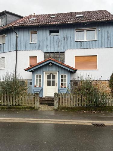 A szálláshely kívülről, Ferienwohnung - Balkon - Netflix - Parkplatz - Kingsize-Bett - 6 Personen in Antrifttal