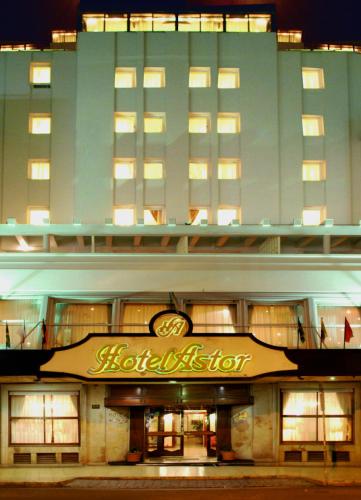 Hotel Astor - 출입구