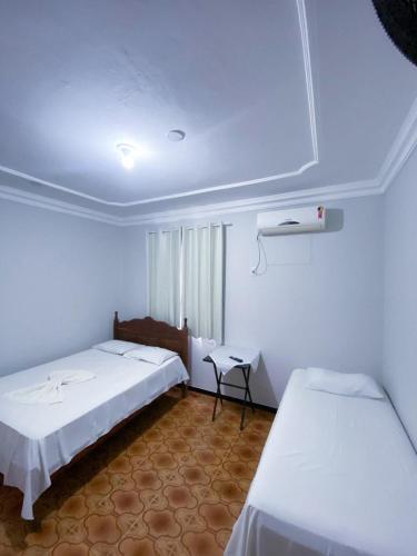 1 double bed, 2 twin beds