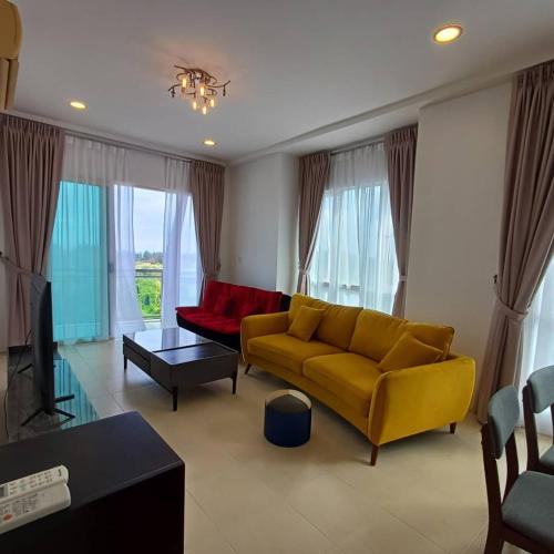 Santubong Suites B Just Like Home Damai – khách sạn tại Damai/Santubong