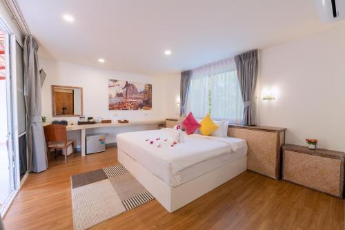 room detail thumbnail 0